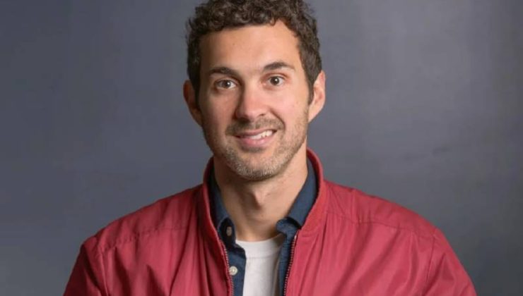 how old is mark normand