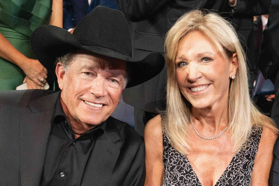 George Strait Wife