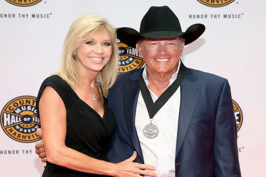 George Strait Wife