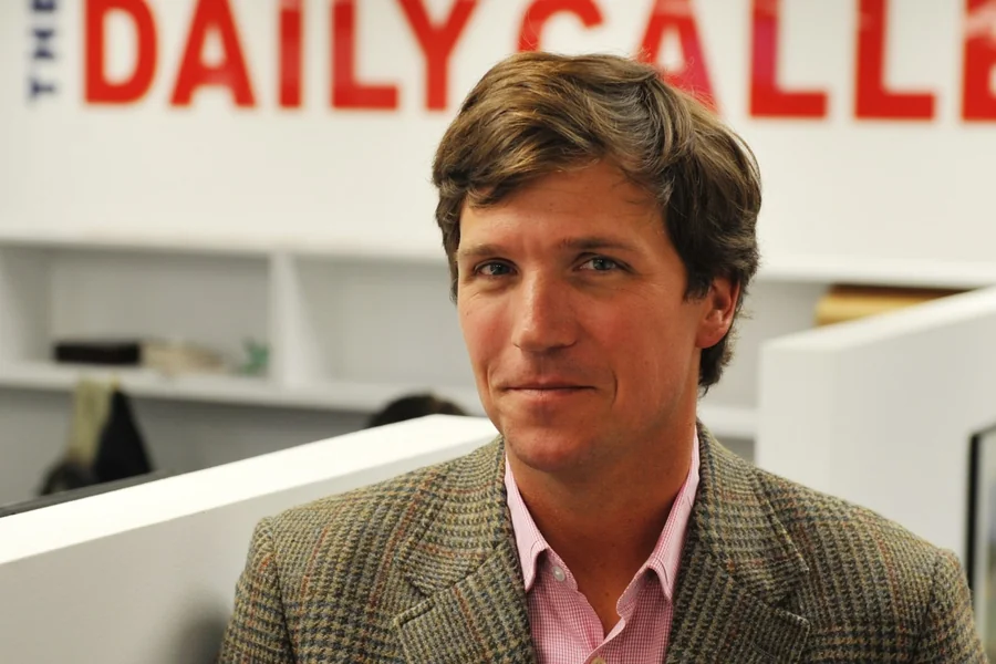 tucker carlson wife